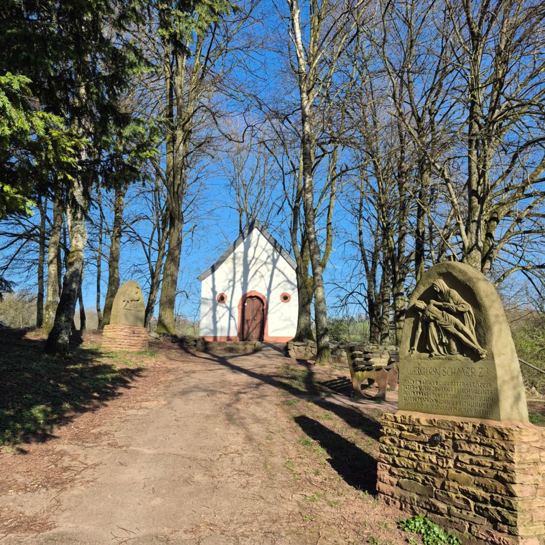 Weg zur Valentinuskapelle auf dem Wallenborn