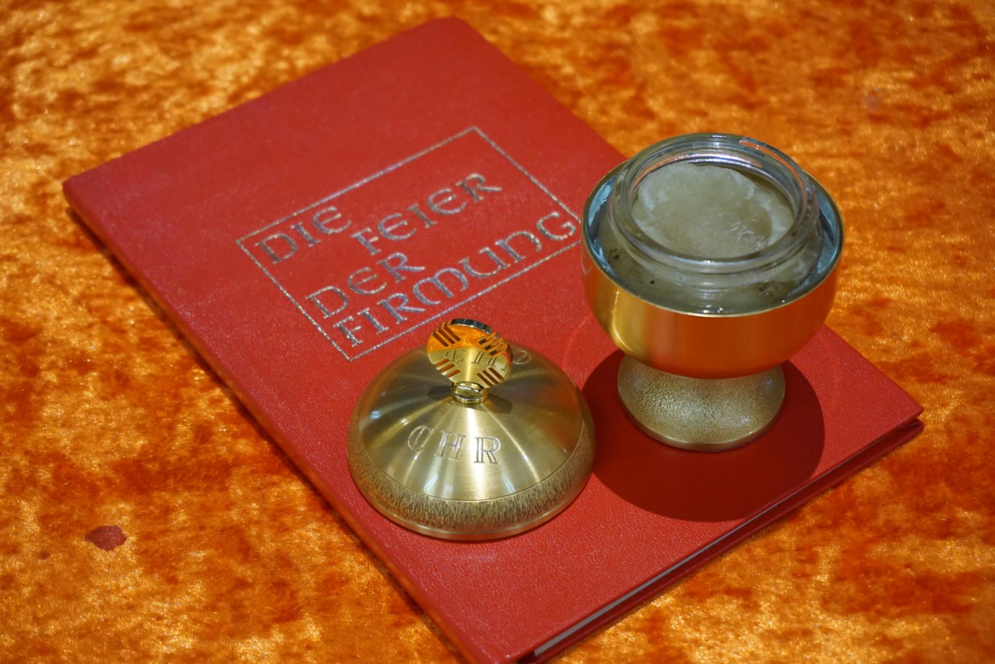 Buch die Feier der Firmung und Chrisamöl
