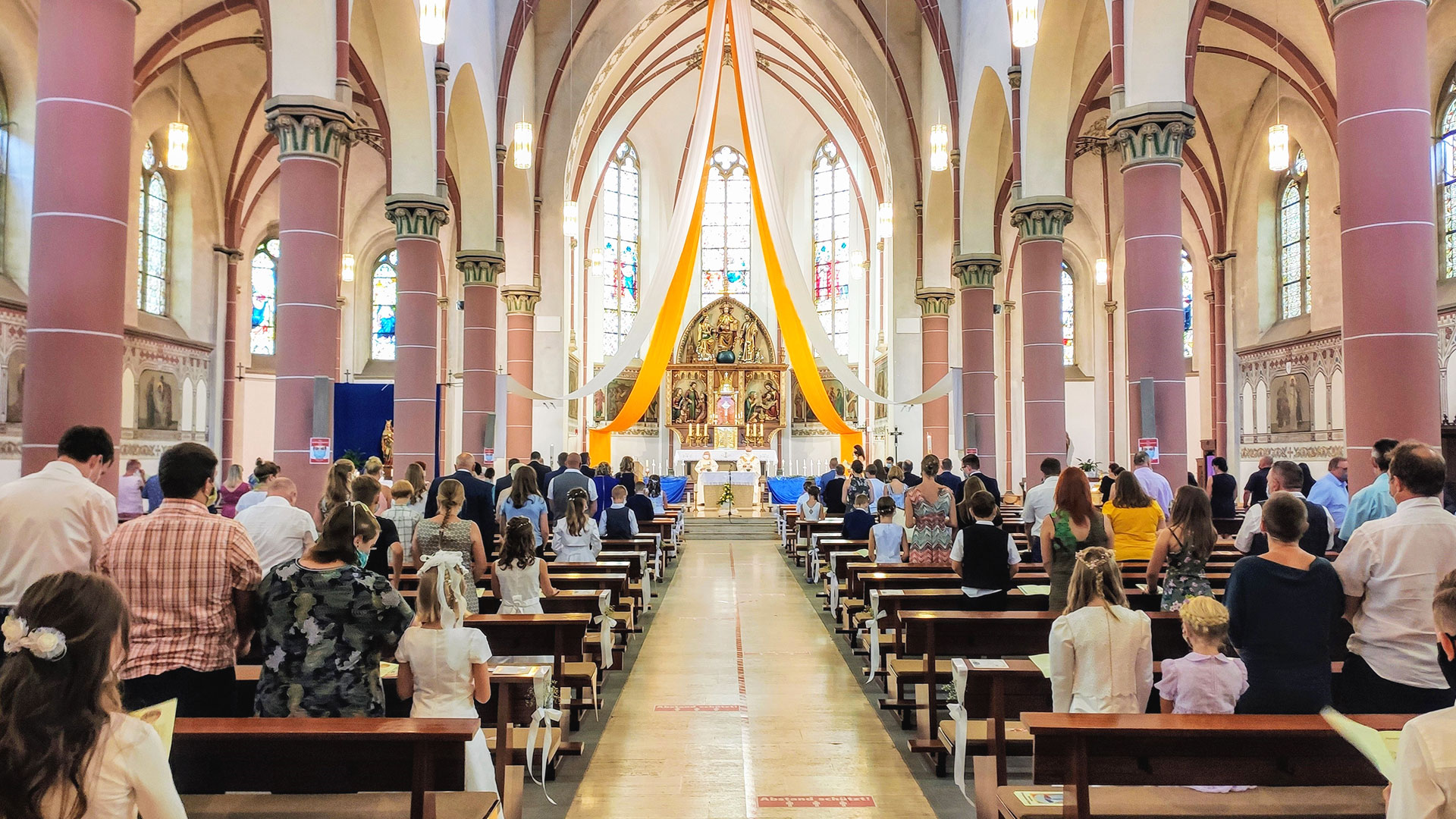 Gottesdienstbild während der Kommunionfeier